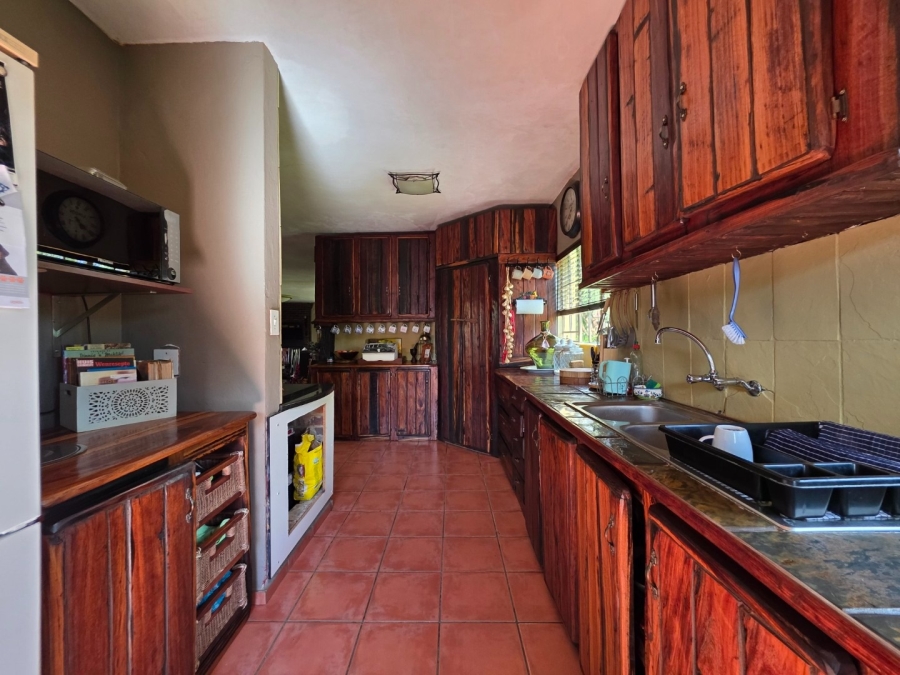 6 Bedroom Property for Sale in Olifantsnek North West